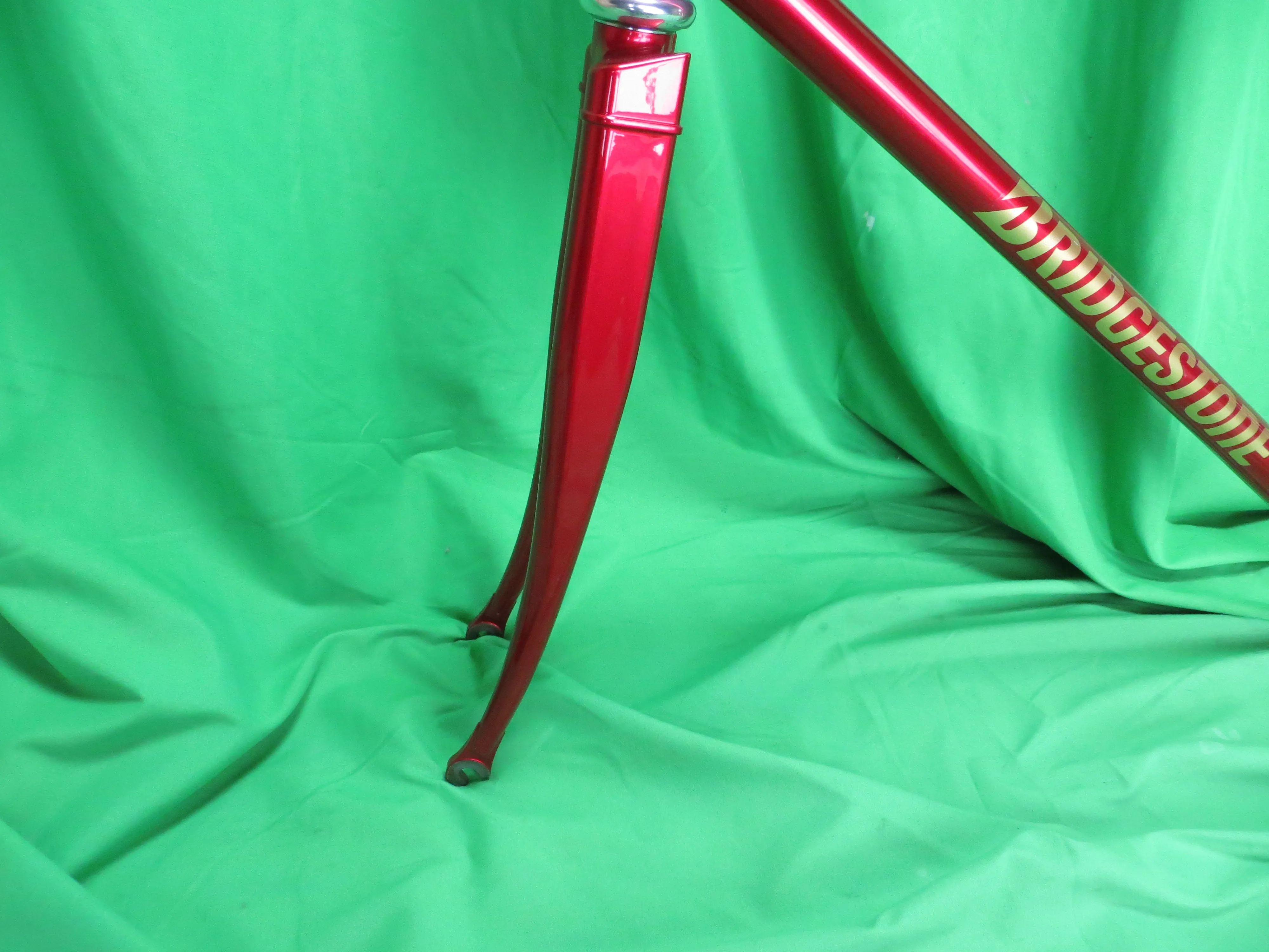 Bridgestone Columbus Max Fork // Candy Red Metallic // 54cm