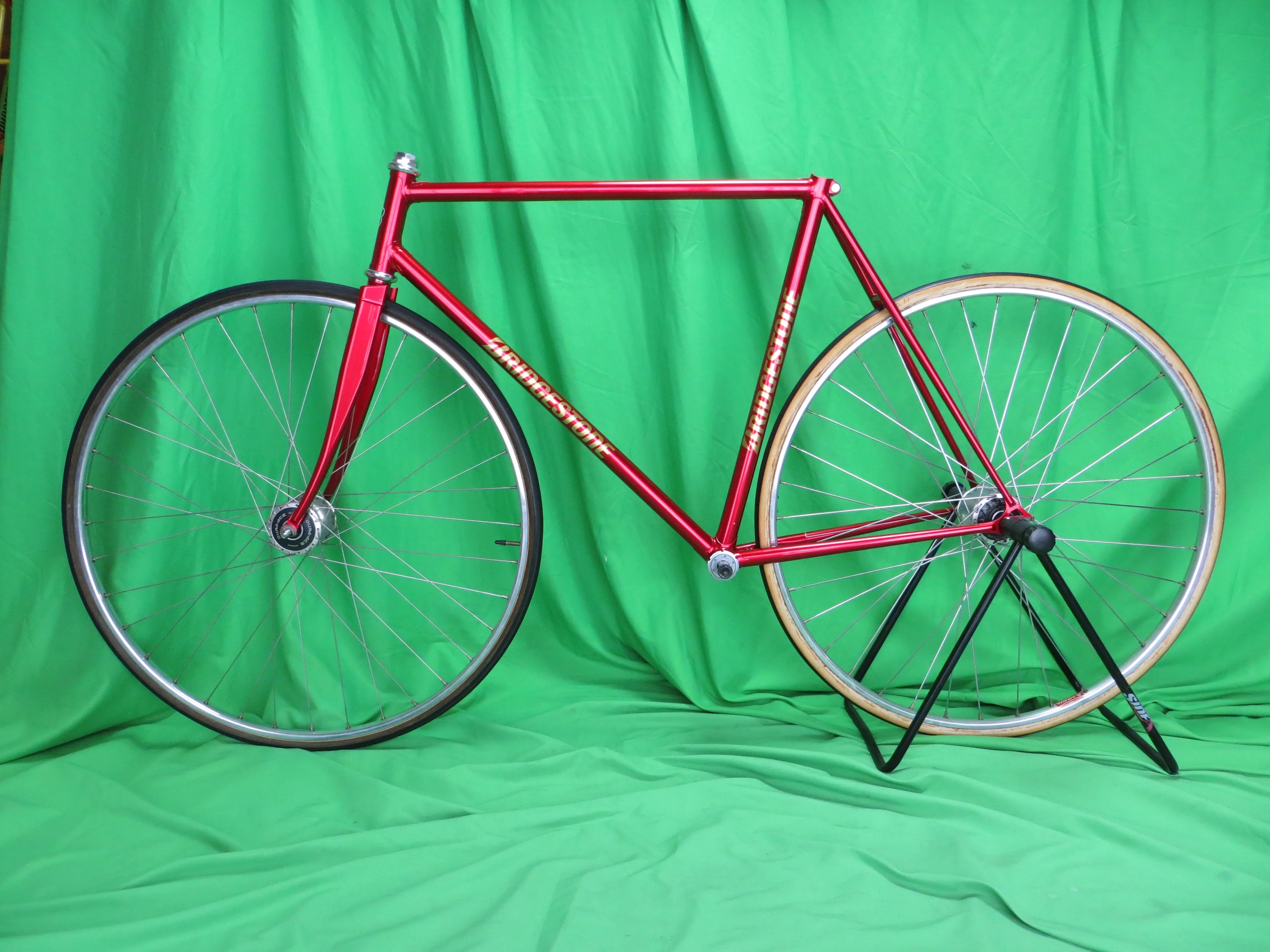 Bridgestone Columbus Max Fork // Candy Red Metallic // 54cm