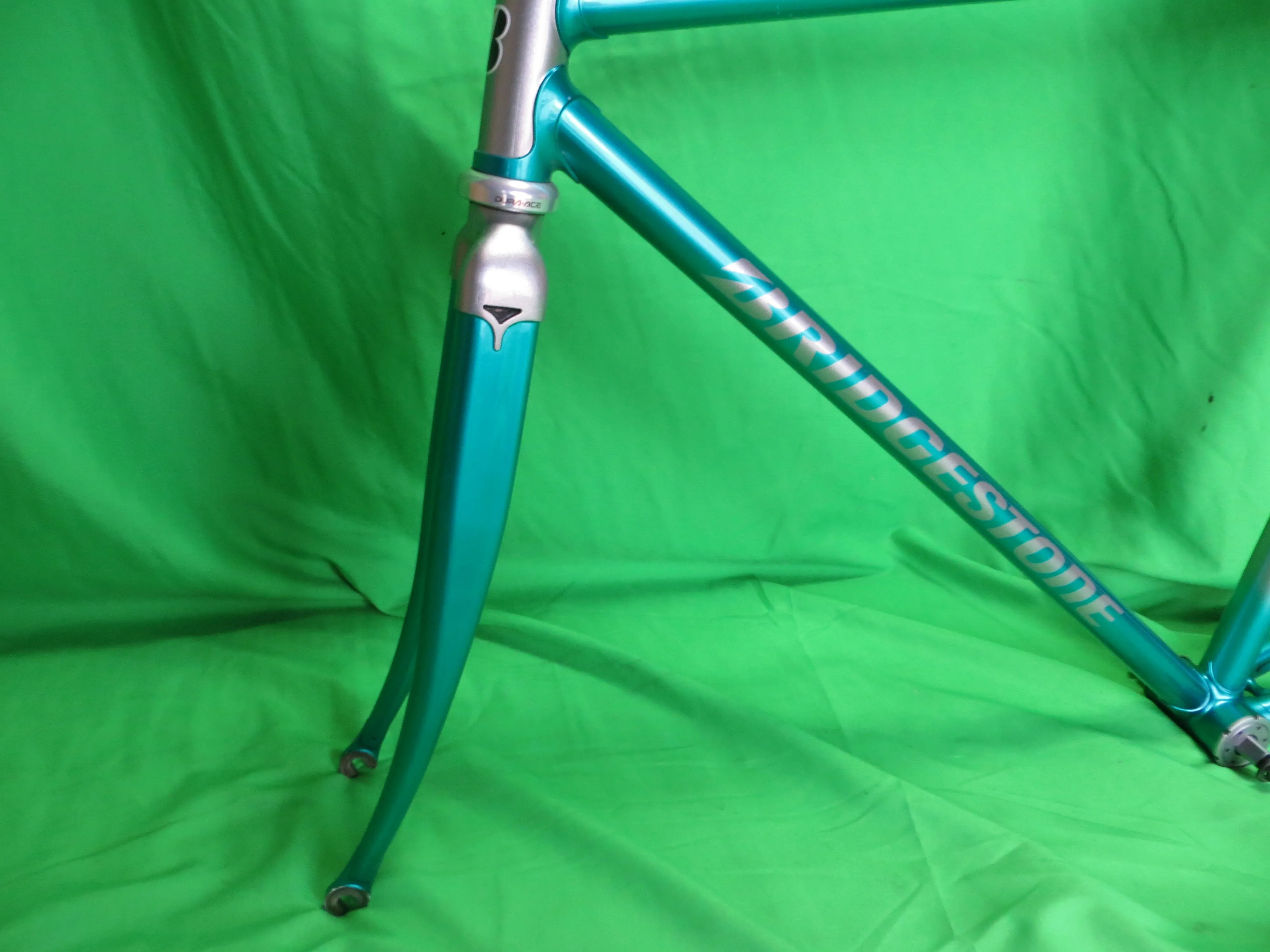 Bridgestone Columbus Max Fork // Light Blue Metallic / Silver Fade // 50.5cm