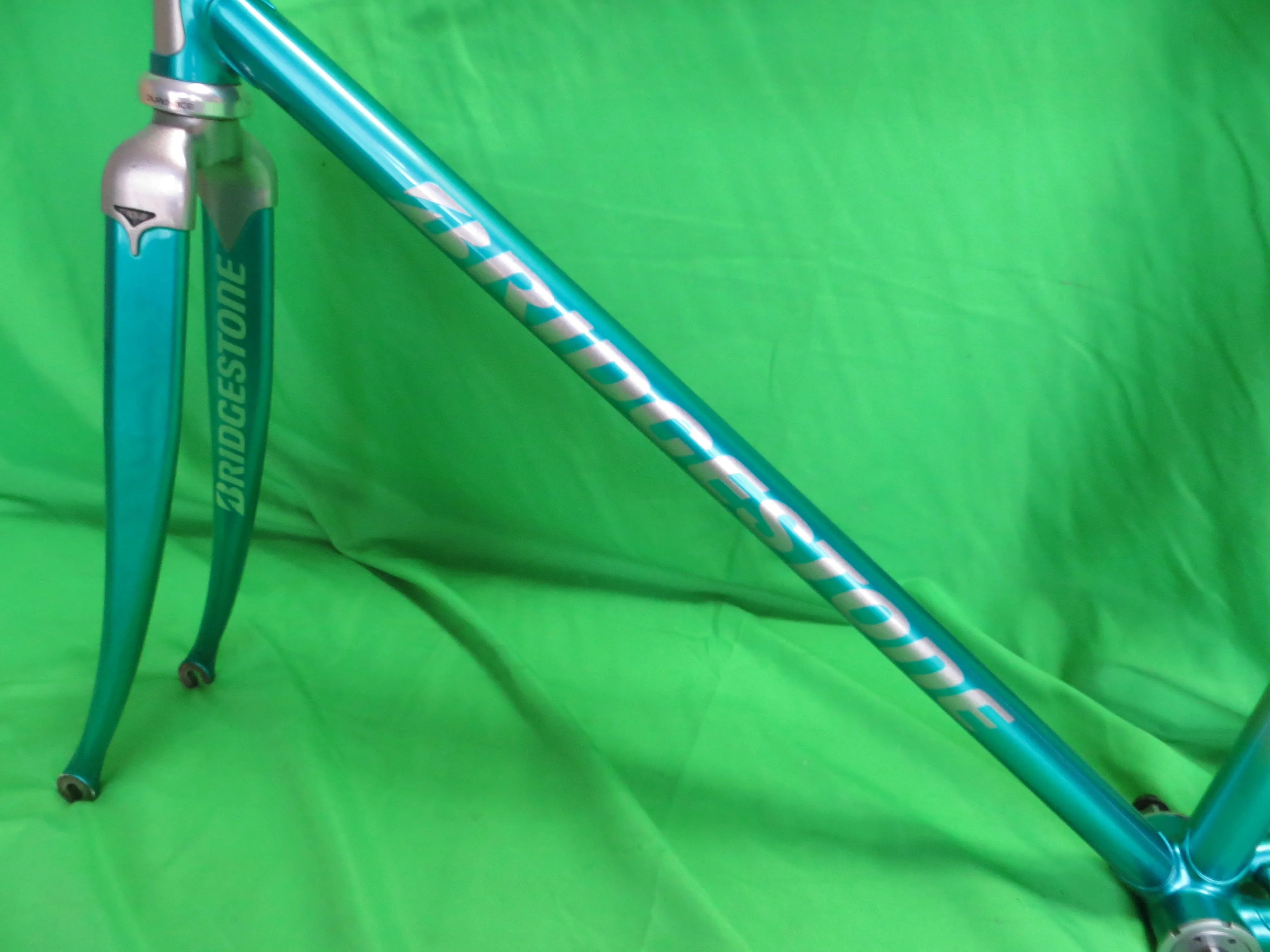 Bridgestone Columbus Max Fork // Light Blue Metallic / Silver Fade // 50.5cm