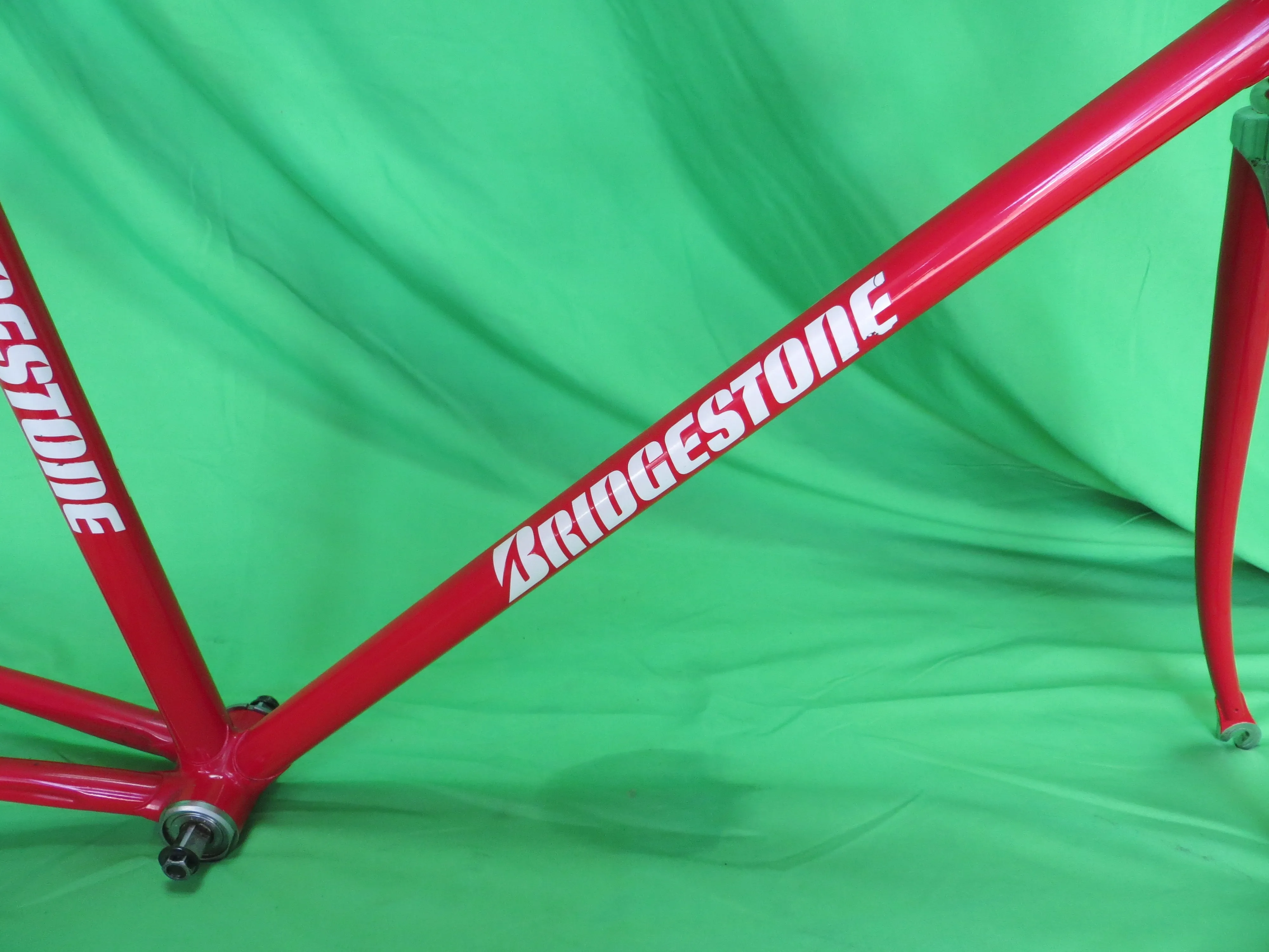 Bridgestone // Red // 53.5cm