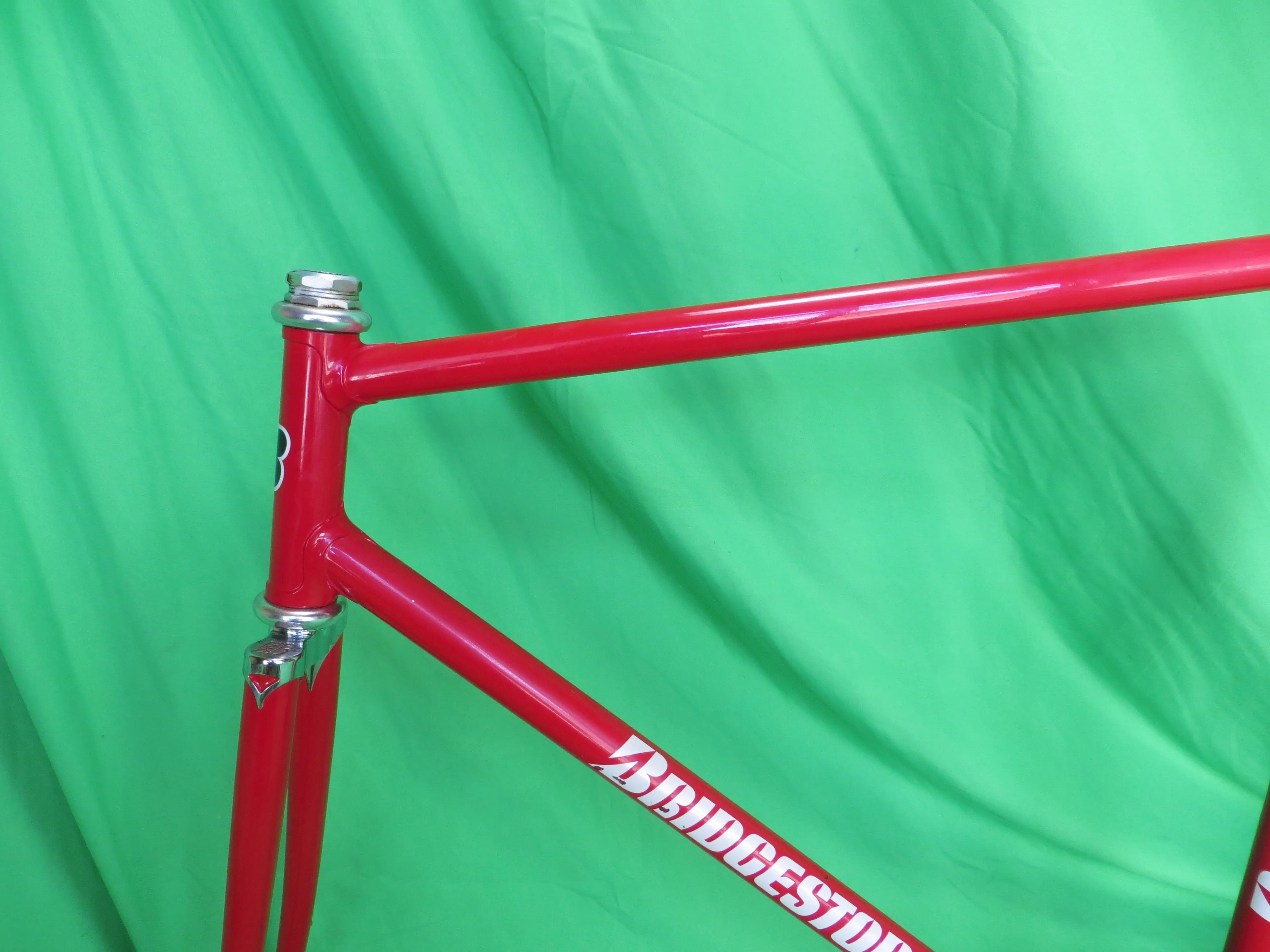 Bridgestone // Red // 53.5cm