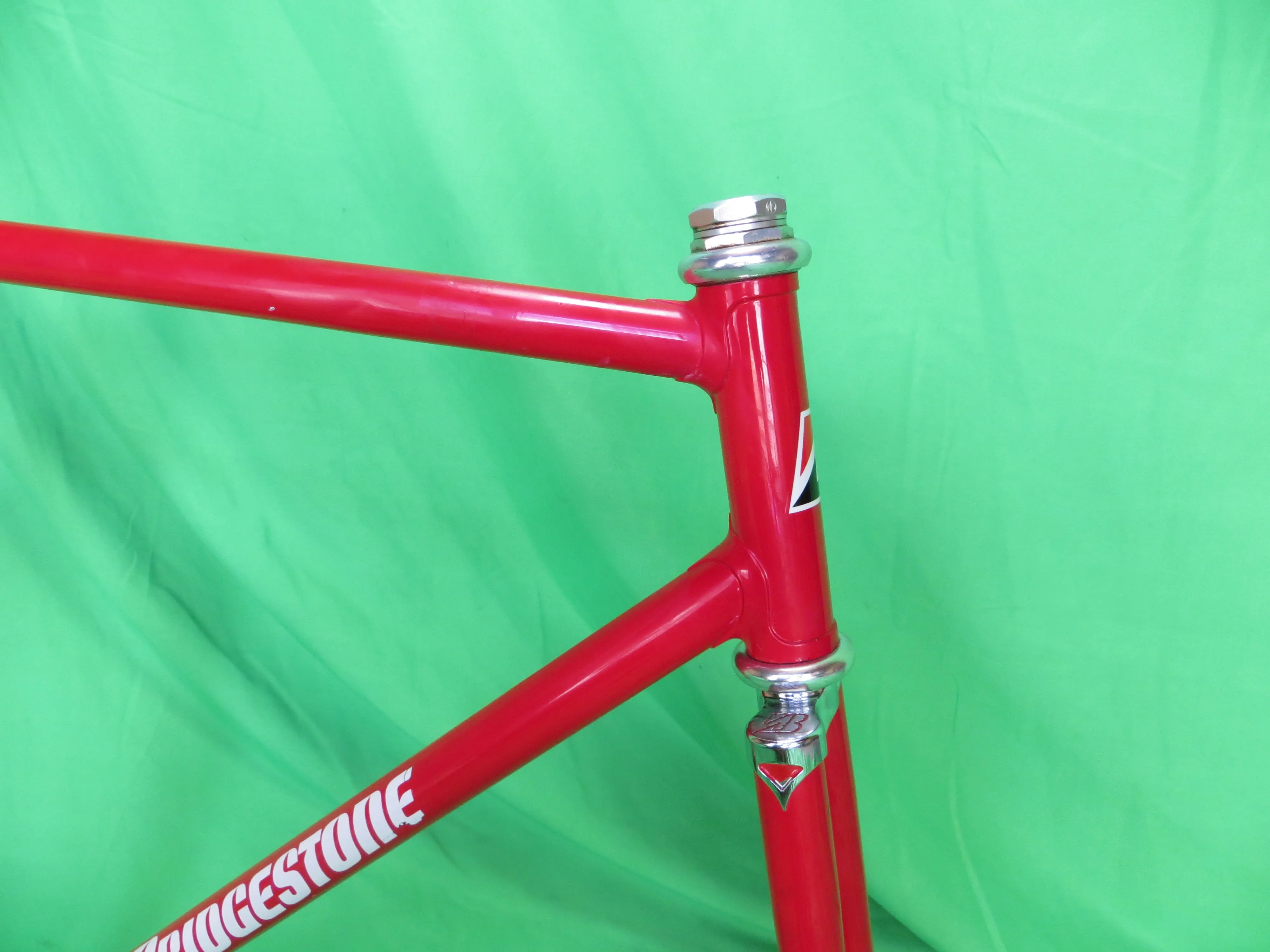 Bridgestone // Red // 53.5cm