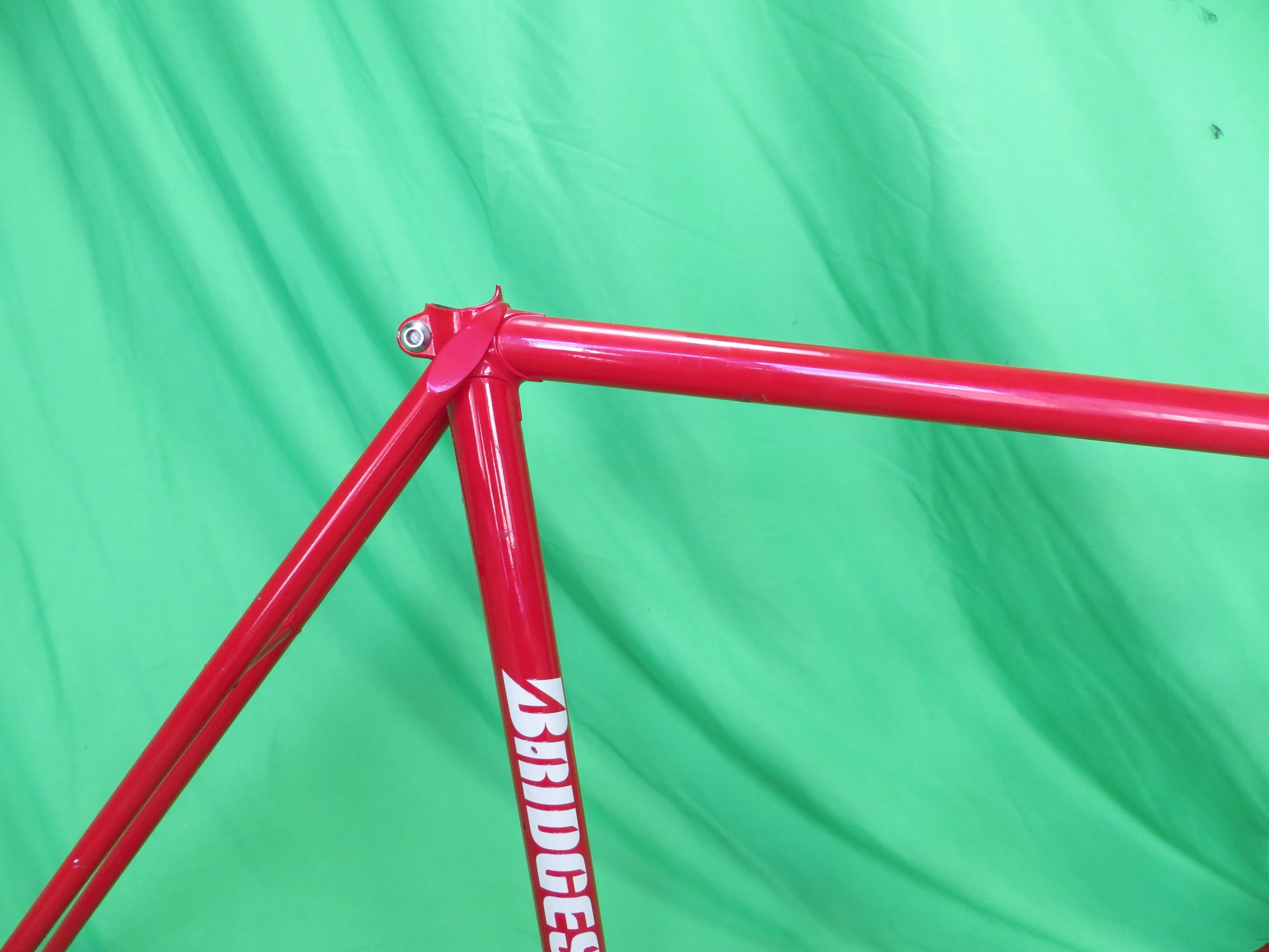 Bridgestone // Red // 53.5cm