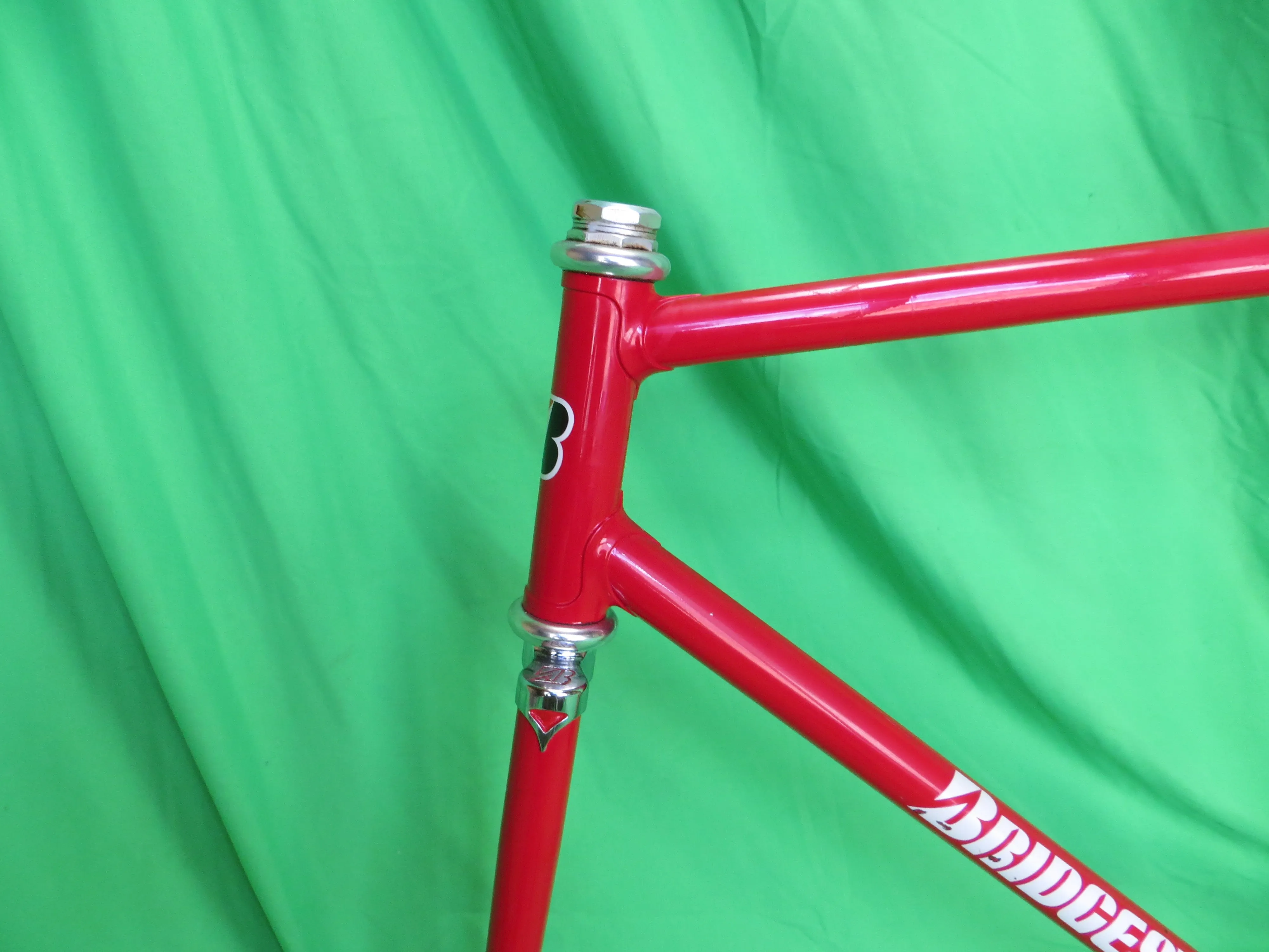 Bridgestone // Red // 53.5cm