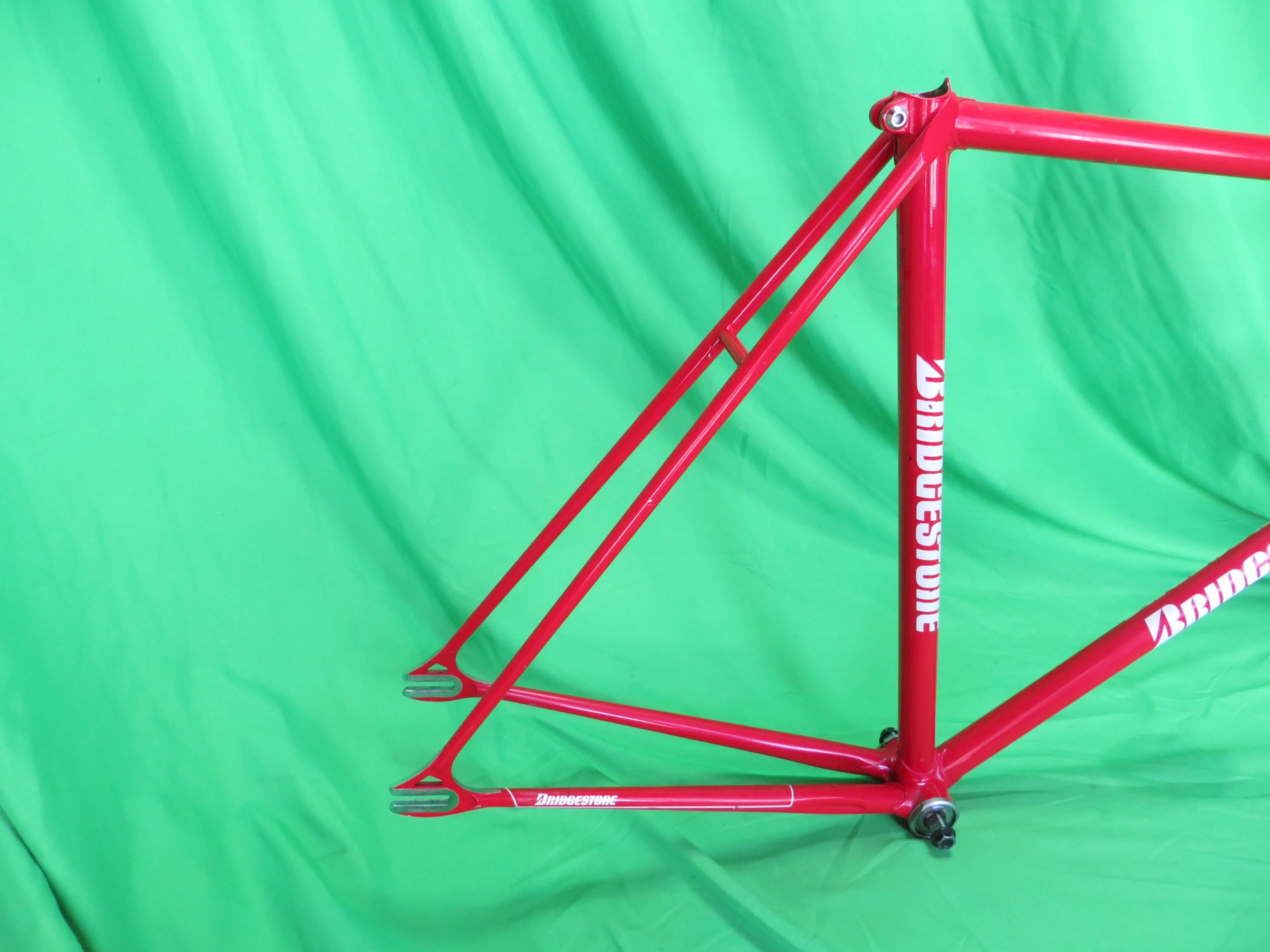 Bridgestone // Red // 53.5cm
