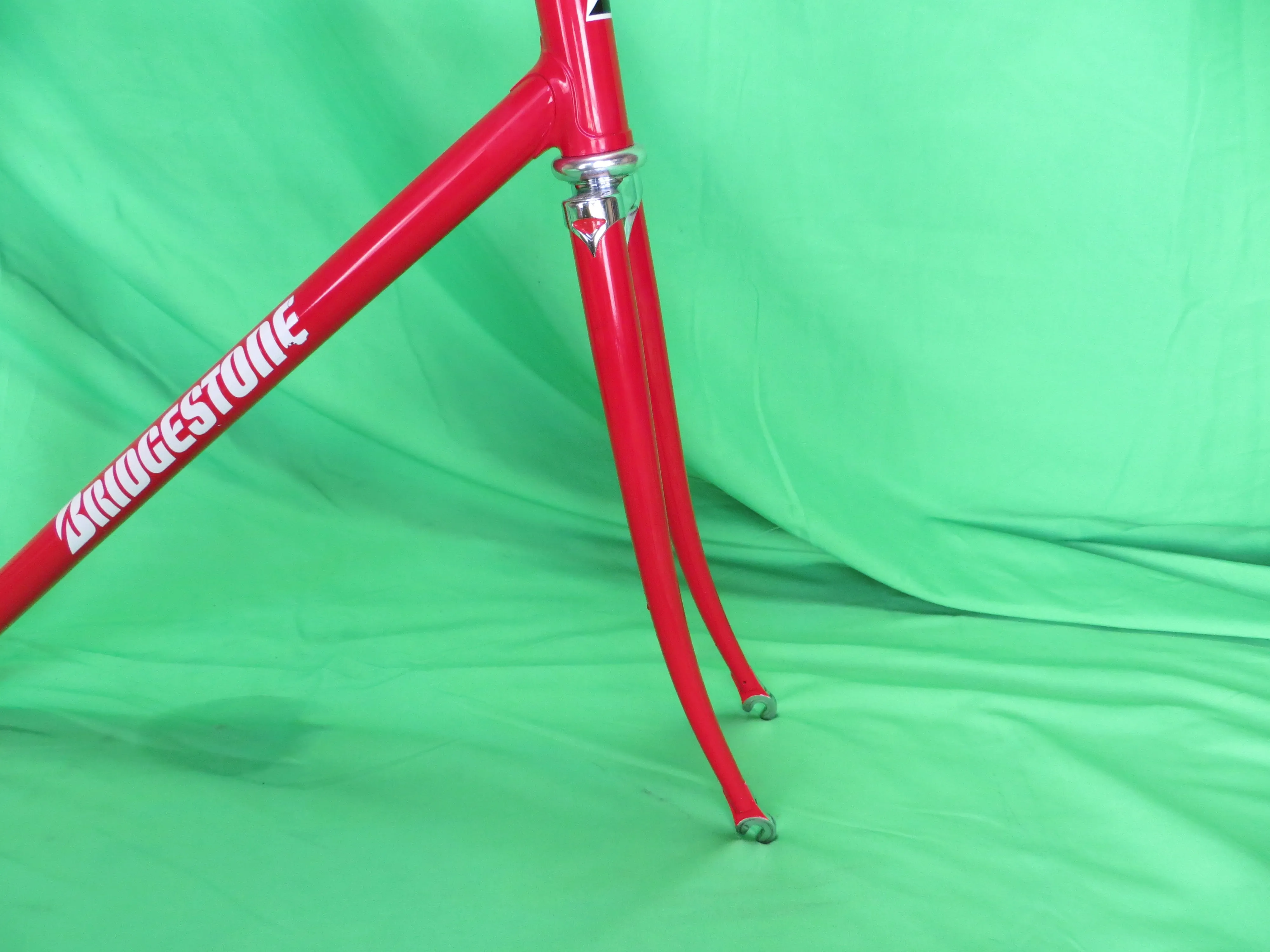 Bridgestone // Red // 53.5cm