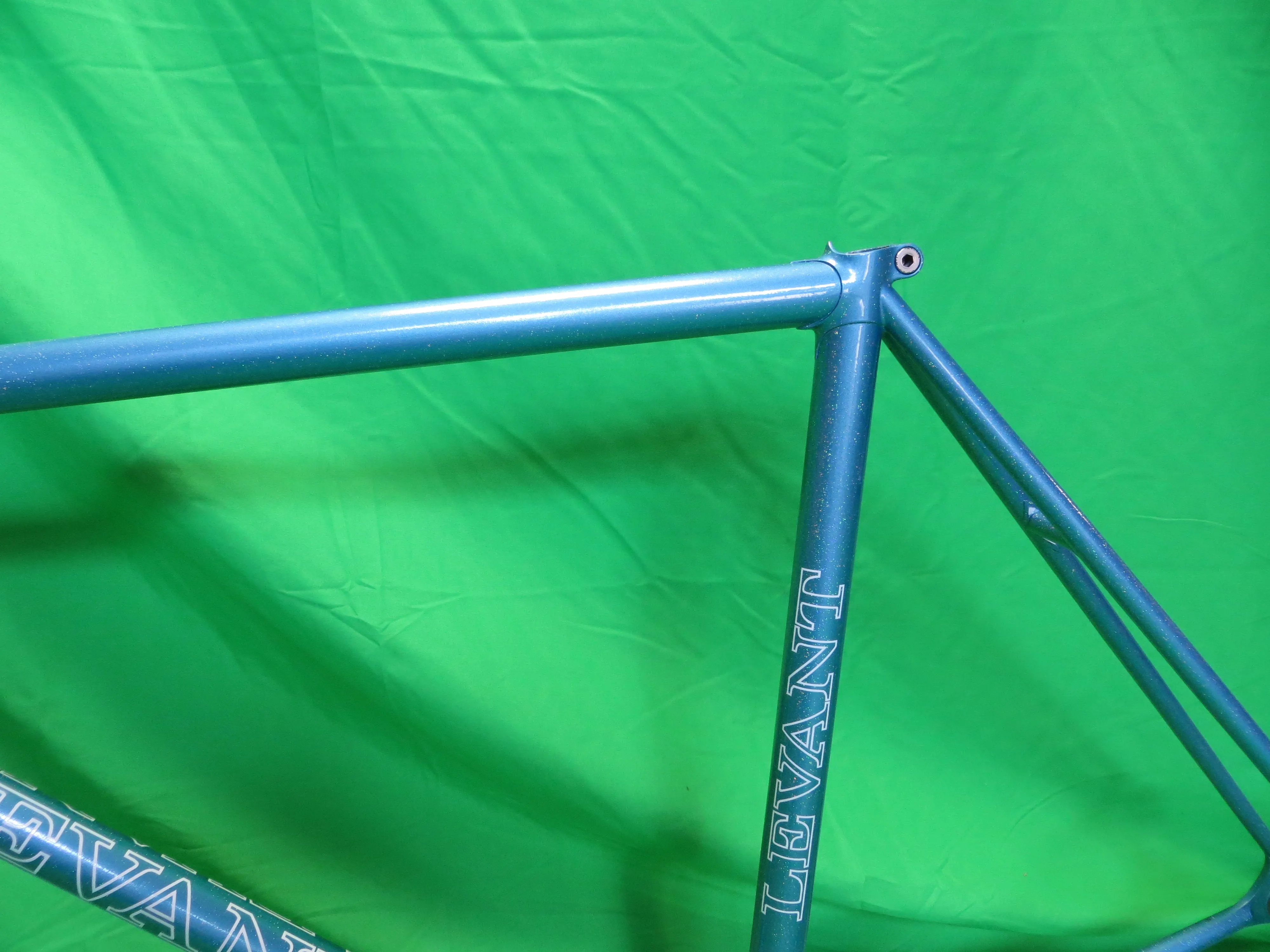 LEVANT Columbus Max Fork // Light Blue with Rainbow Flake // 52cm