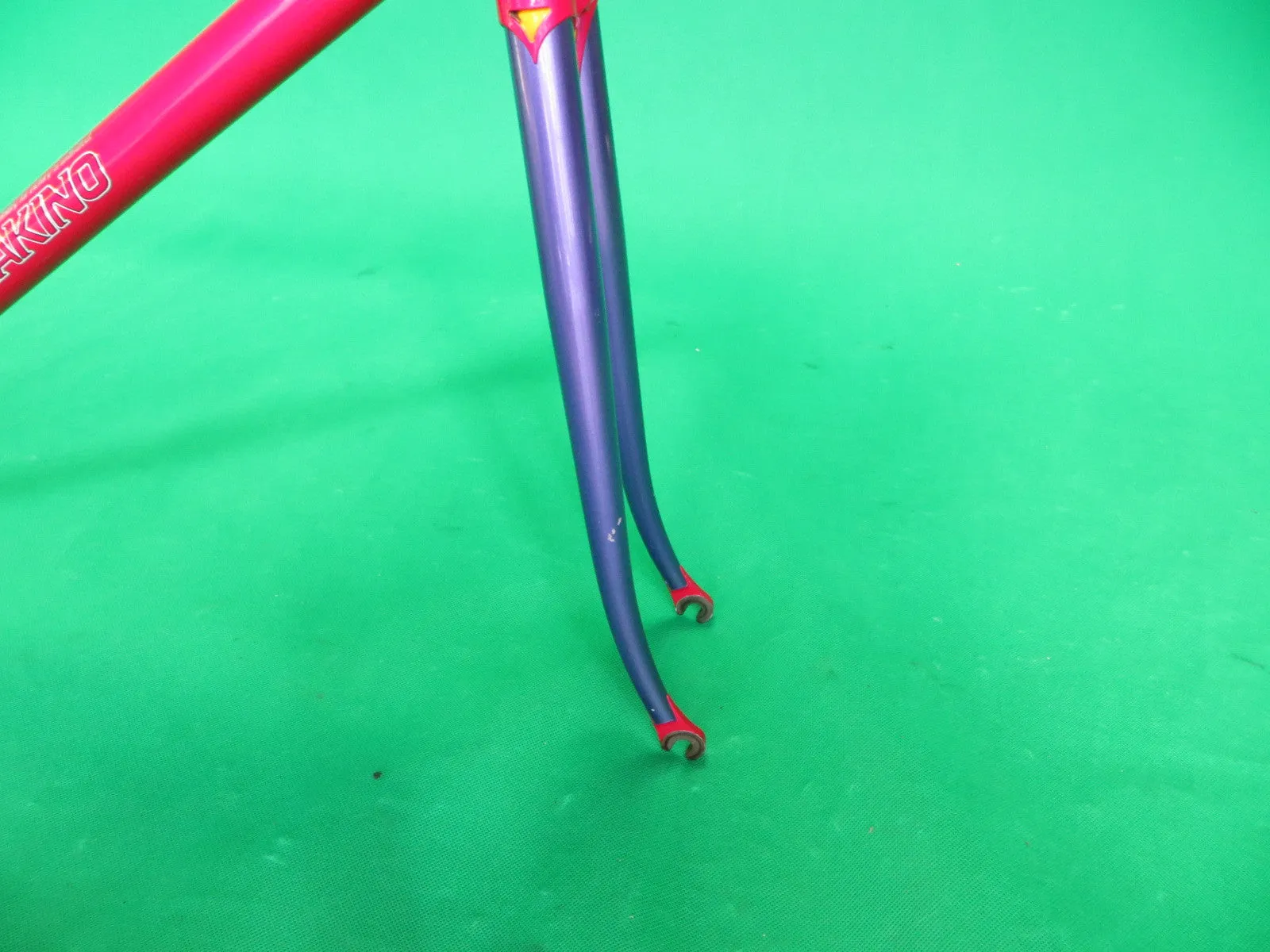 MAKINO // Pinkish-Red   Purple Two Tone 2009 // 51.5cm