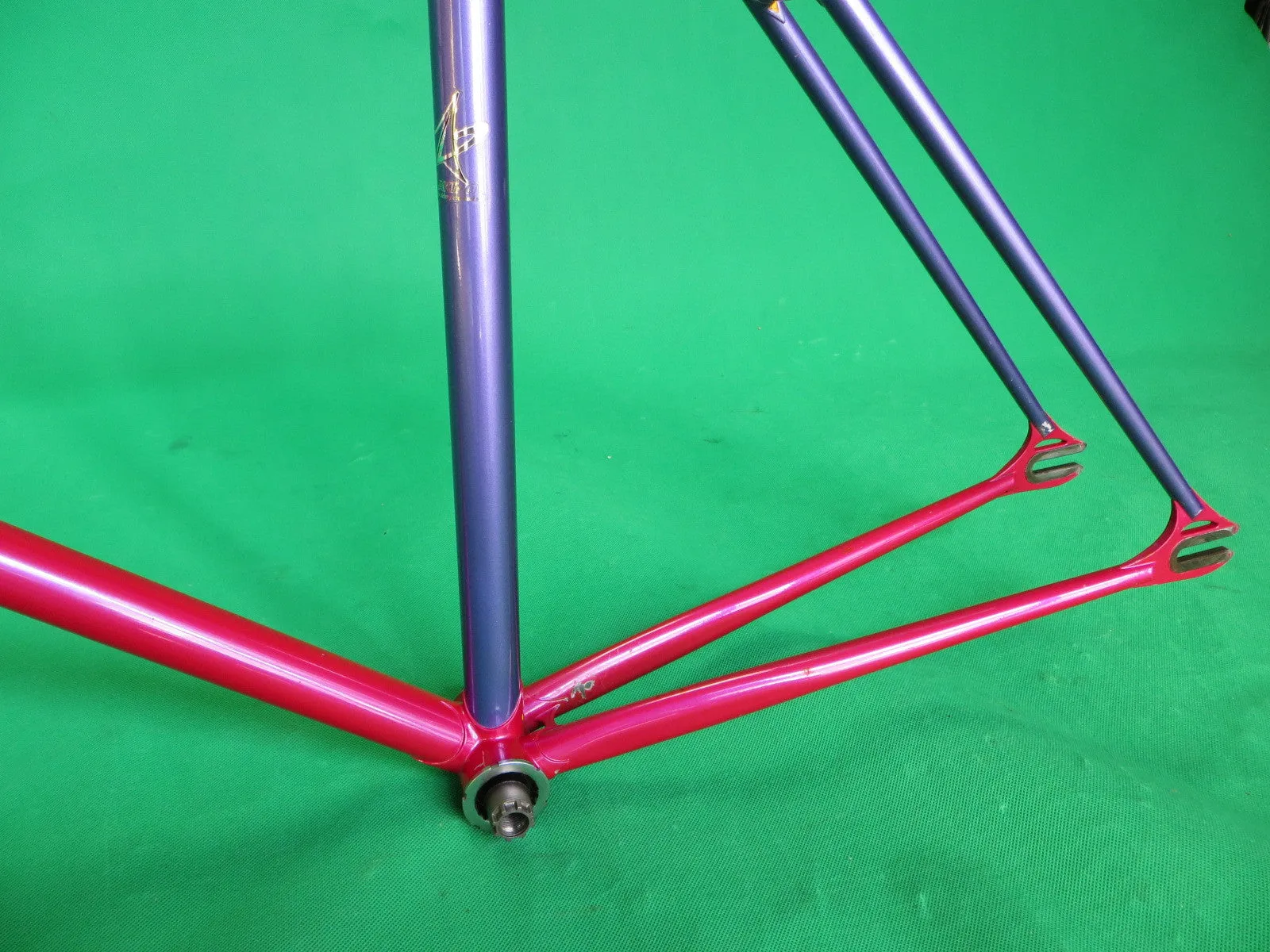 MAKINO // Pinkish-Red   Purple Two Tone 2009 // 51.5cm