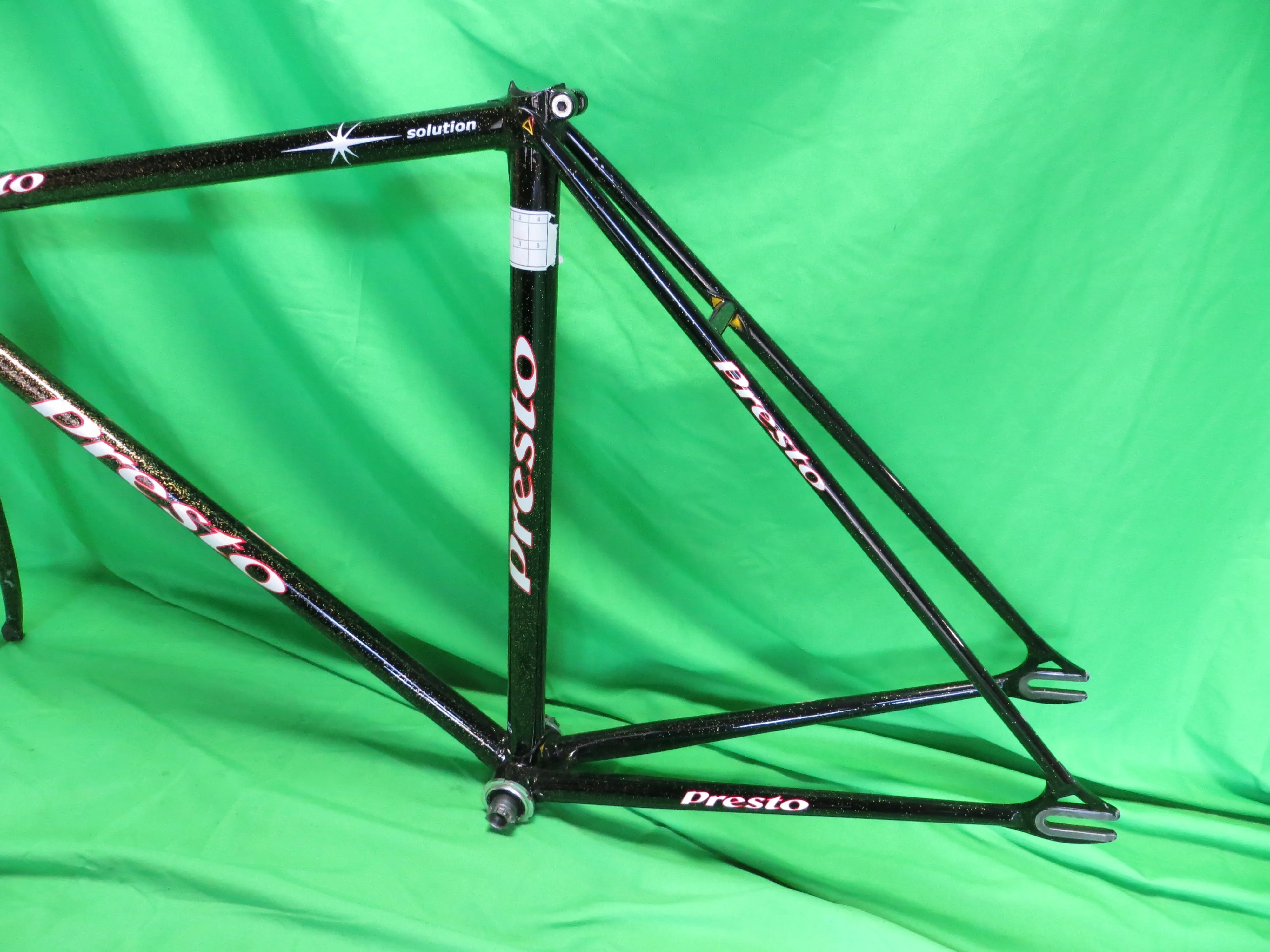 Presto　// Black with Gold Flake // 50.5cm