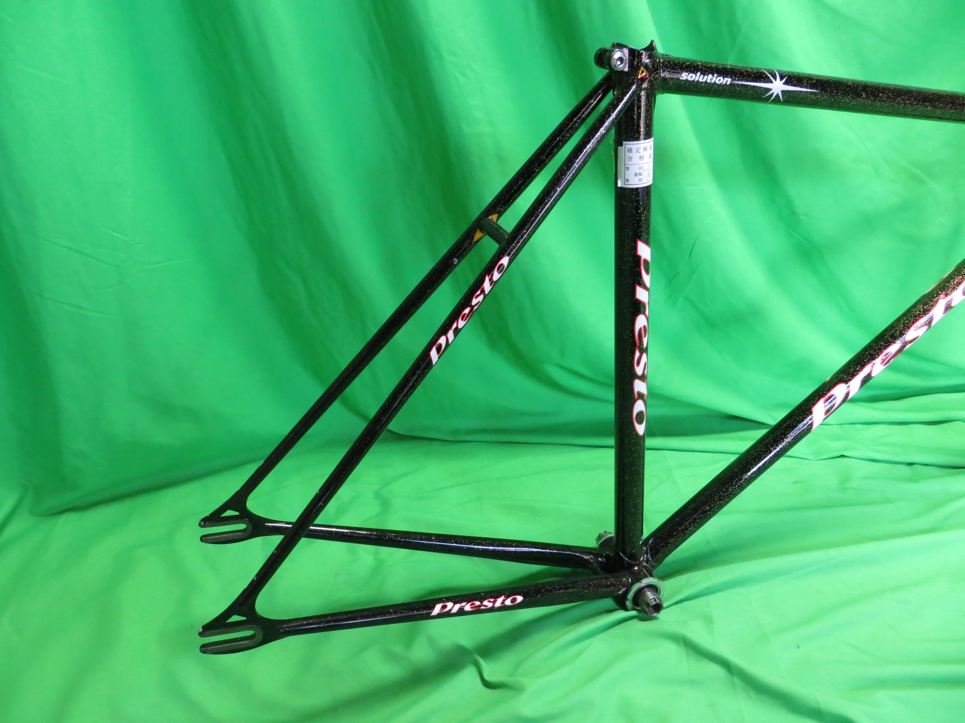 Presto　// Black with Gold Flake // 50.5cm