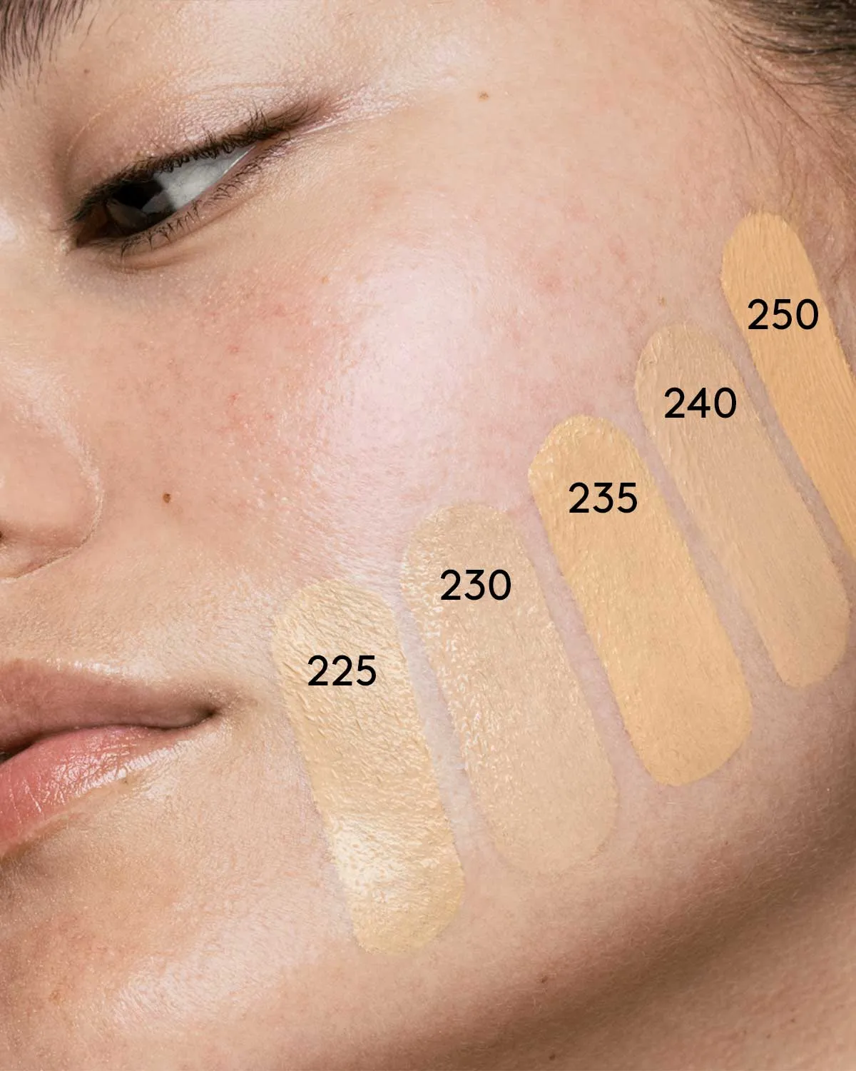 Soft'lit Naturally Luminous Longwear Foundation — 230